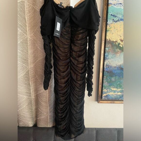 black dress with nude lining and closure on the back, new dress with tags - Picture 14 of 15